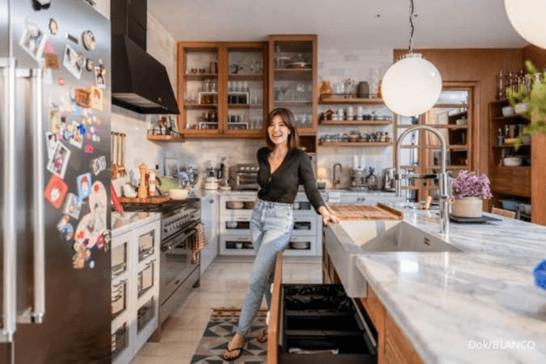 Menengok Dapur Agatha Suci Yang Modern-Fungsional