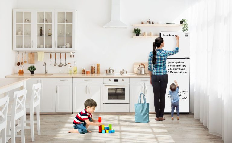 Sharp Luncurkan Lini Kulkas Baru Sharp Luncurkan Lini Kulkas Baru