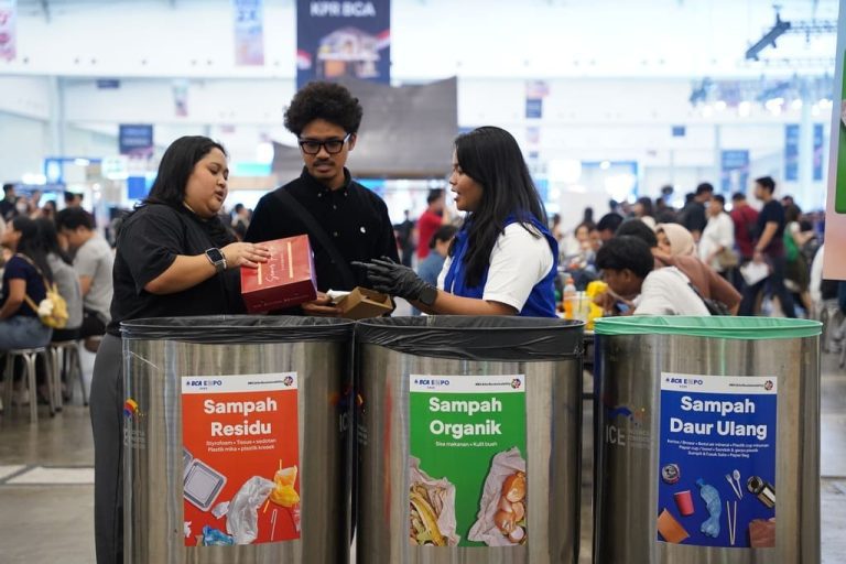 Kebiasaan Ramah Lingkungan Jadi Kampanye Bakti BCA Kebiasaan Ramah Lingkungan Jadi Kampanye Bakti BCA