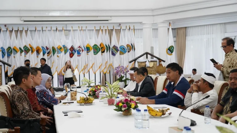 Kementerian PKP-Gubernur Jawa Barat Bahas Rusun Meikarta