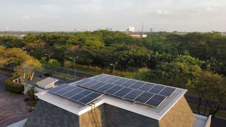 Energi Minyak Rentan, Energi Surya Bisa Jadi Solusi Energi Minyak Rentan, Energi Surya Bisa Jadi Solusi