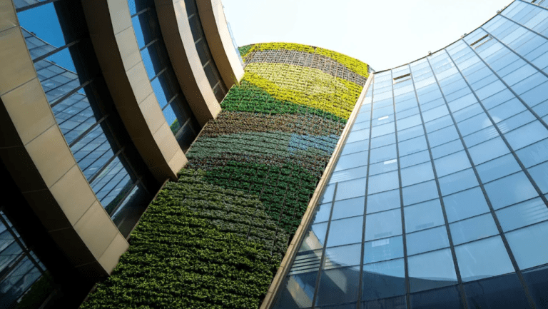 PLN Usung Program Smart & Green Building PLN Usung Program Smart & Green Building