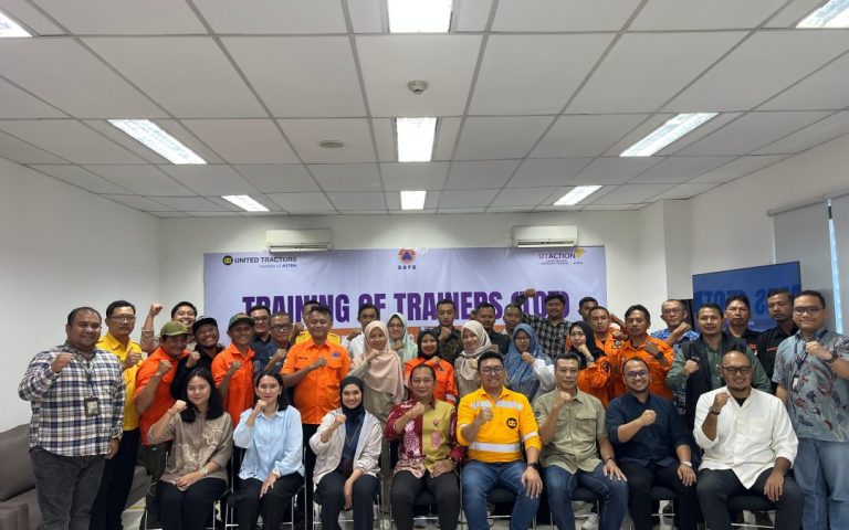 United Tractors dan BNPB Helat Training Kampung Tangguh Bencana United Tractors dan BNPB Helat Training Kampung Tangguh Bencana