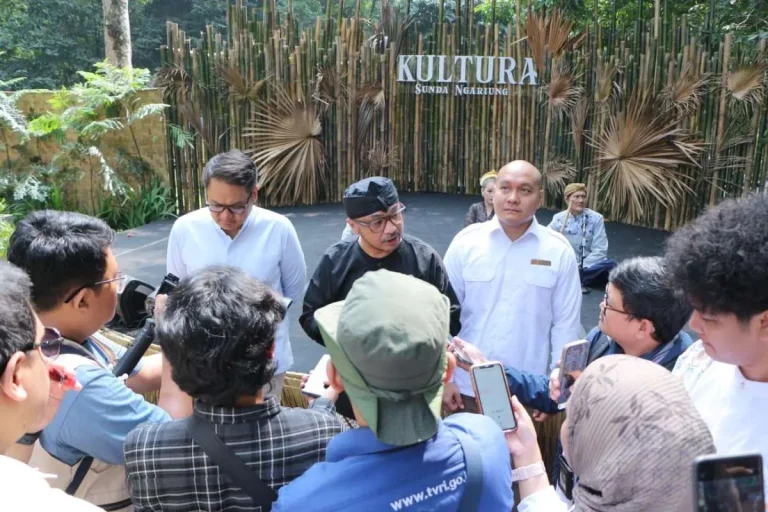 Mengisi Liburan di Kultura Sunda Ngariung Kebun Raya Bogor Mengisi Liburan di Kultura Sunda Ngariung Kebun Raya Bogor