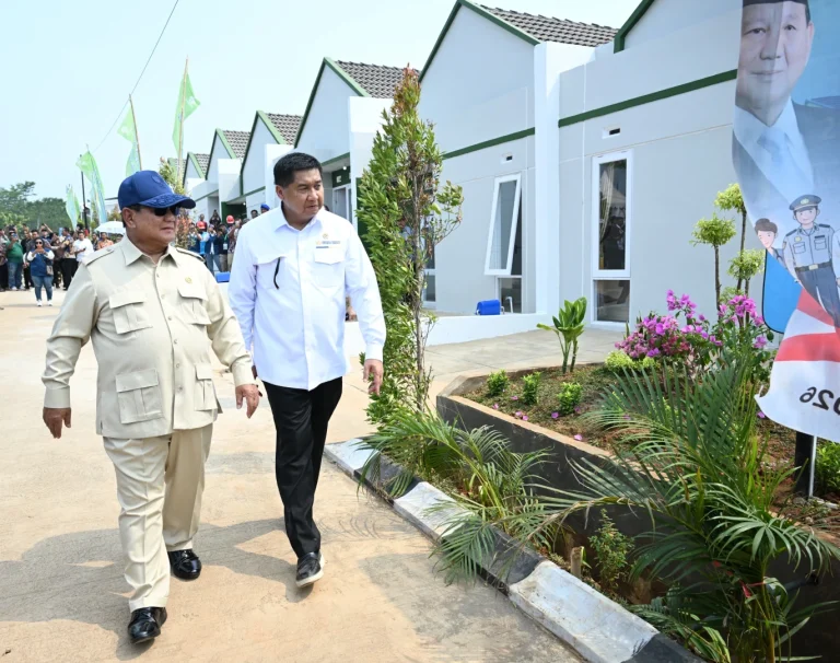 Presiden Prabowo Apresiasi Akad Massal 62 Ribu Unit Rumah Presiden Prabowo Apresiasi Akad Massal 62 Ribu Unit Rumah