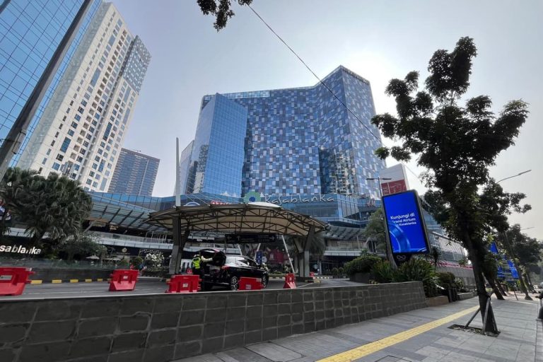 Lippo dan Pakuwon Tegaskan Pagar Mal Tidak Perlu Lippo dan Pakuwon Tegaskan Pagar Mal Tidak Perlu